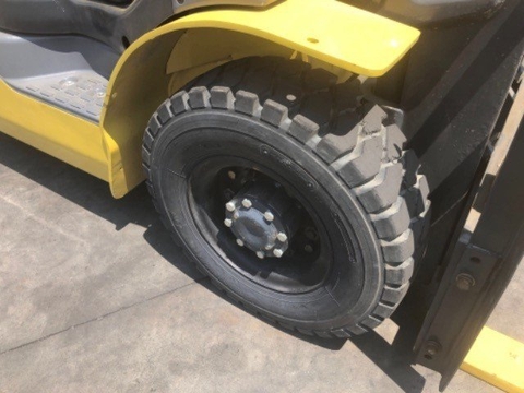 Xe nâng dầu komasu FD25C-17-339599