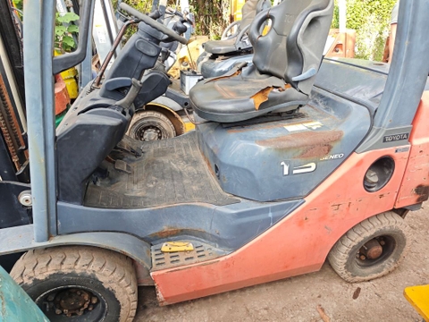 Toyota 8FD15-10533 chui công 2 tầng