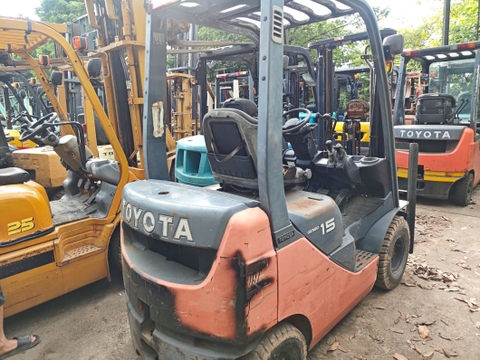 Toyota 8FD15-10533 chui công 2 tầng