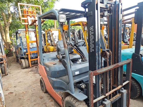 Toyota 8FD15-10533 chui công 2 tầng