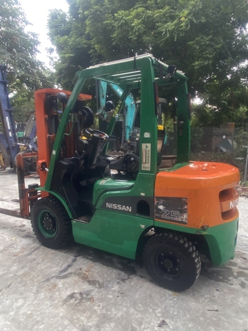 Nissan chui công Y1F2A25-001808