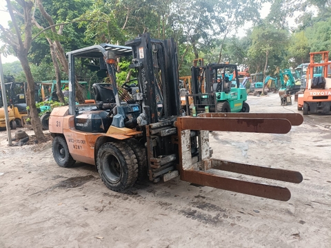 Xe  nâng Toyota 7FD35-30102