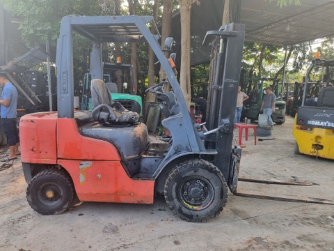 Nissan KDN-Y1F2A25-000687