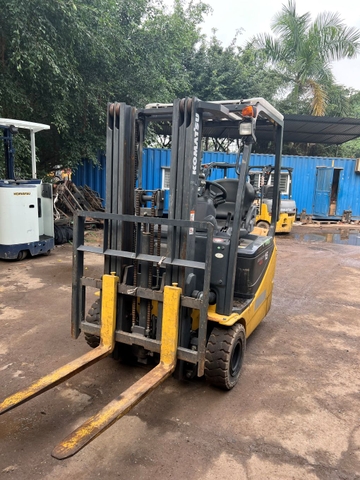 Komatsu FB15ML-12-828980 chui công 3 tầng