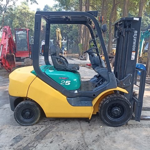 Komatsu FD25T-16-739565