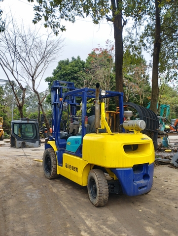 Xe nâng Komatsu xoay càng FD40T-7-103674
