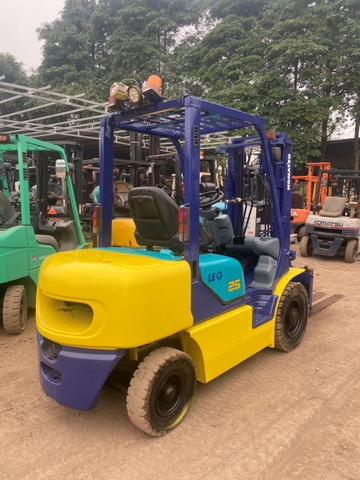 Xe nâng dầu komatsu FD25T-12-540446