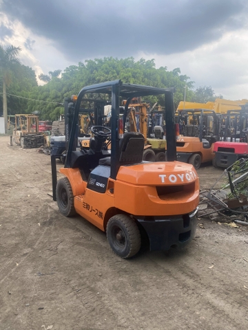 Toyota 7FD25-13985