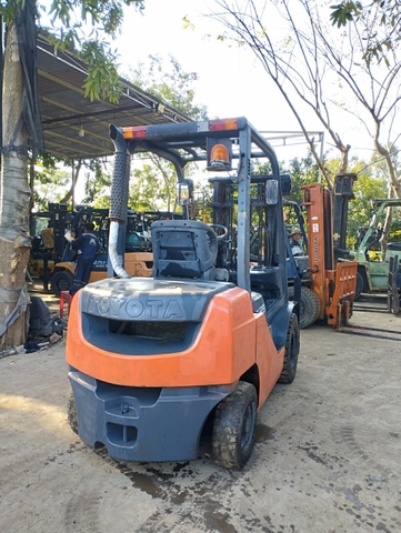 Toyota 02-8FD25-74368