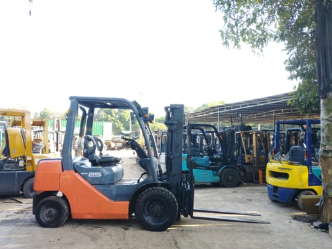 Toyota 02-8FD25-74368