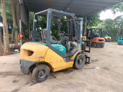 Xe komatsu FD20C-16-704017