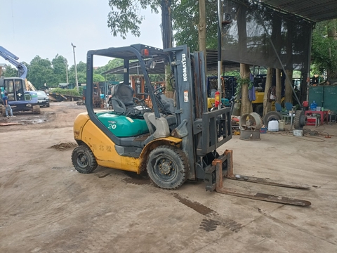 Xe komatsu FD20C-16-704017