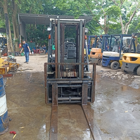 Nissan Y1F2A25-004057