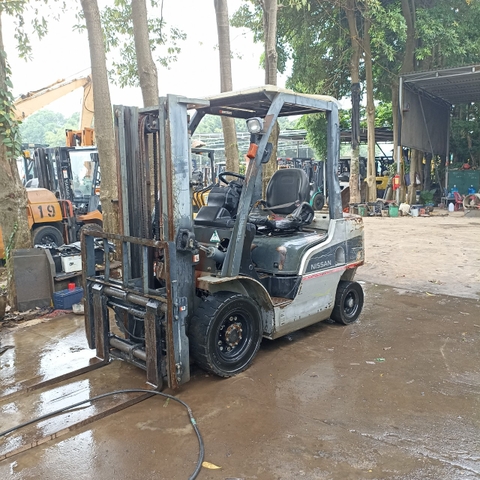 Nissan Y1F2A25-004057