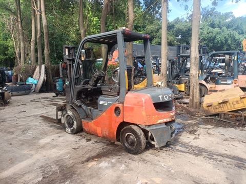 Toyota 02-8FD25-31105