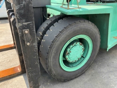 Mitsubishi FD90/F32-50008