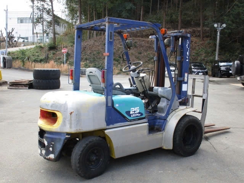 Komatsu FD25W-14- 562651