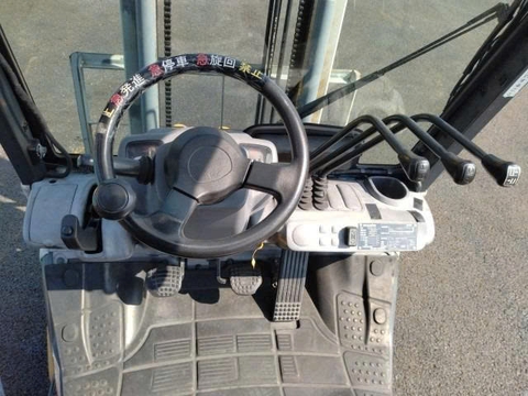 Komatsu 15T-21/208259