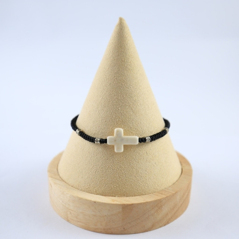 Vòng tay dây kéo ngoắn dì điểm hạt kim loại và mặt xương hình thánh giá