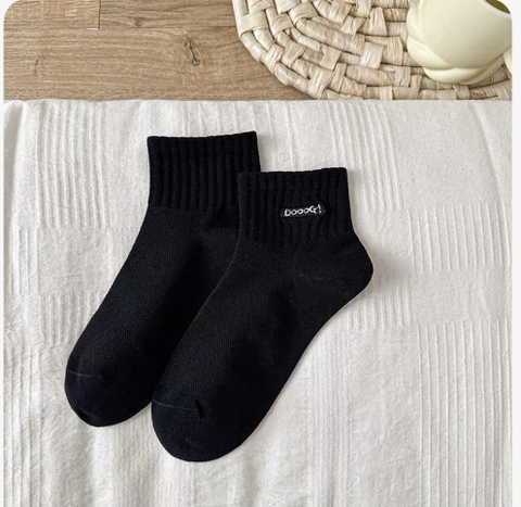 Tất Số 105-K Ngắn Thêu Hình Mạc PSA