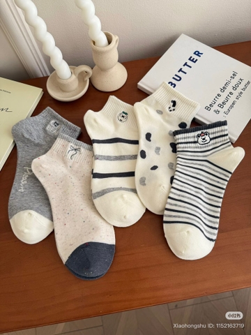 Tất Số 101-K Ngắn Hoạ Tiết Thêu Hình