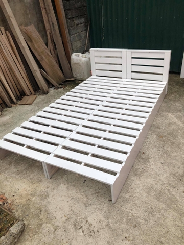 GIƯỜNG PALET PHUN SƠN TRẮNG 12MX2M