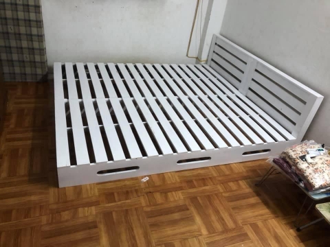 Giường palet 1m6x2m phun Sơn trắng