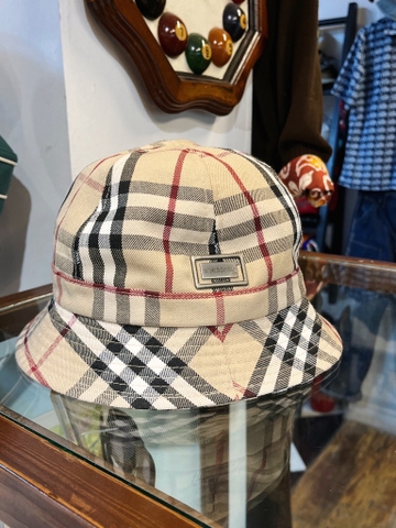 BURBERRY BUCKET HAT