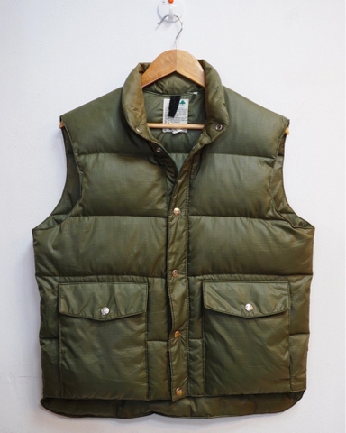 Mua BỘ VEST BÉ TRAI CATRIO PCT18723/98 là bộ đồ suit trẻ em có 3 chi tiết:  áo vest + quần dài +áo ghile gilet, được thiết kế tuyệt đẹp cho bé