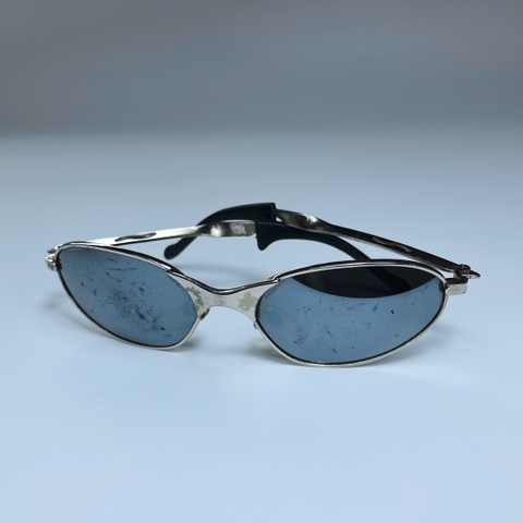 VINTAGE SUNGLASSES