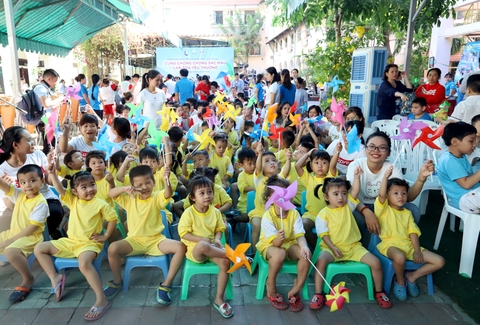 Tổ chức chương trình gây quỹ