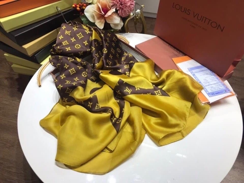 Khăn lụa hoa cao cấp LHH-033