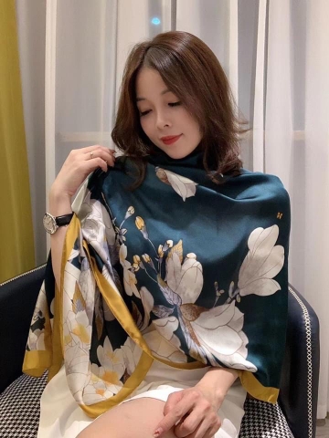 Khăn lụa hoa LH-045