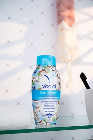 VAGISIL SCENTSITIVE SCENTS DAILY INTIMATE WASH: Dung Dịch Vệ Sinh Phụ Nữ Hương Dừa & Dâm Bụt - Làm Sạch & Cân Bằng pH