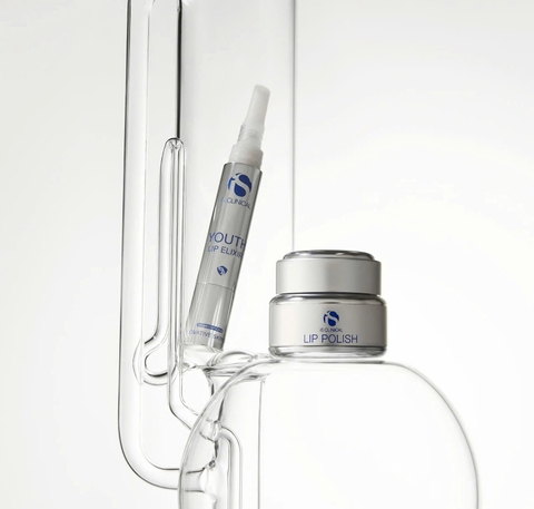 IS CLINICAL LIP DUO: Quy Trình 2 Bước Đơn Giản Cho Đôi Môi Căng Mọng & Rạng Rỡ