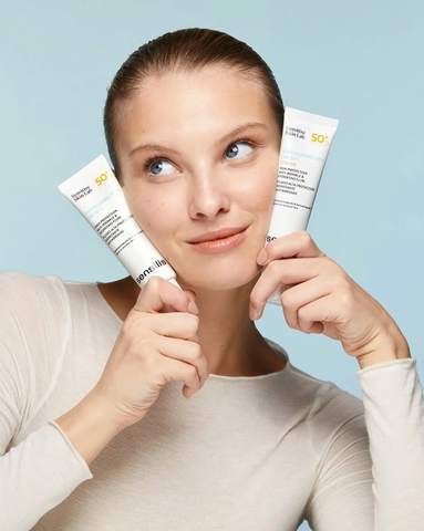 Sensilis Photocorrection [HA 50+]: Kem Chống Nắng Dưỡng Ẩm, Chống Ánh Sáng Xanh Và Trẻ Hóa Da