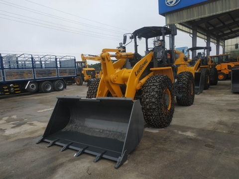 Xúc lật chui hầm 835H gầu 2,3 m3