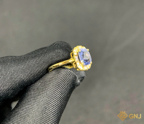 Nhẫn vàng đính đá Spinel xanh tự nhiên