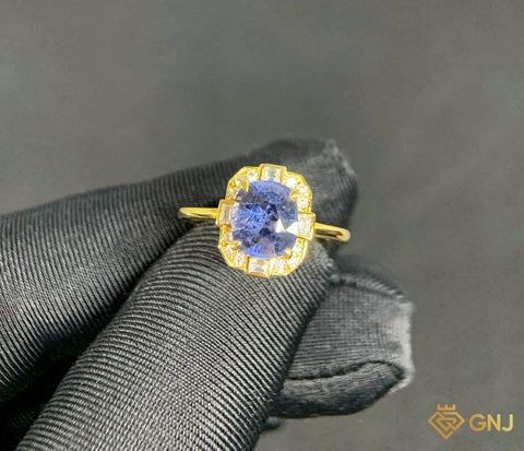 Nhẫn vàng đính đá Spinel xanh tự nhiên