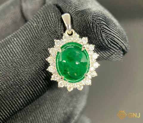 Mặt dây chuyền vàng trắng đính đá Ngọc lục bảo tự nhiên