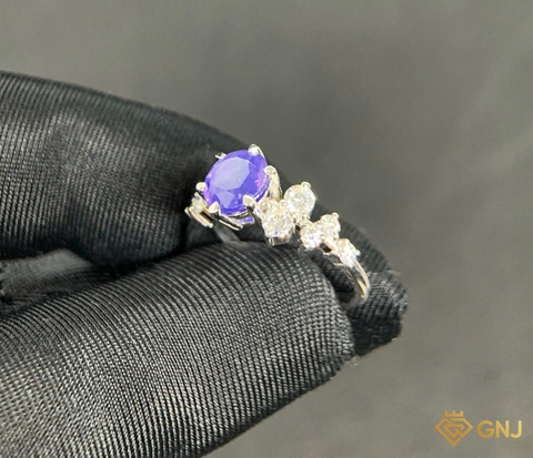 Nhẫn vàng đính đá Sapphire tự nhiên