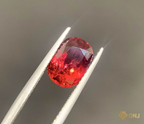 Garnet Tự Nhiên Đỏ 2.1ct - Facet - GNJ