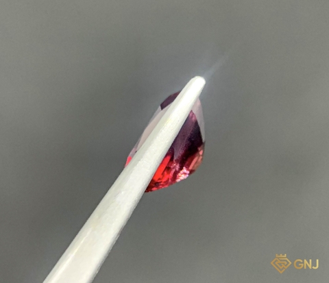 Garnet Tự Nhiên Đỏ 2.1ct - Facet - GNJ