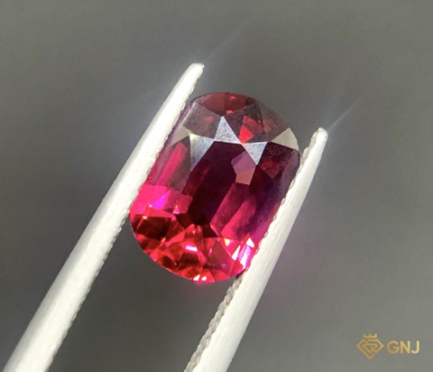 Garnet Tự Nhiên Đỏ 2.5ct - Facet - GNJ