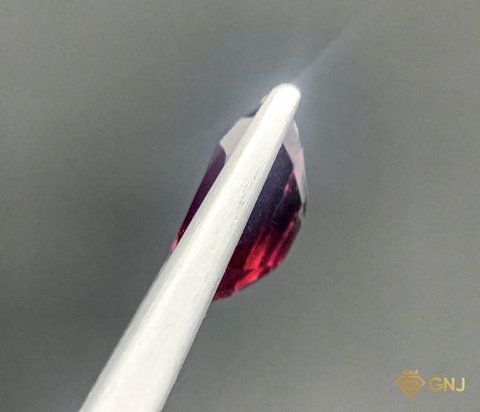 Garnet Tự Nhiên Đỏ 2.5ct - Facet - GNJ