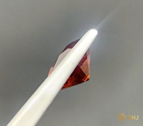 Garnet Tự Nhiên Đỏ 2.1ct - Facet - GNJ