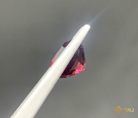 Garnet Tự Nhiên Đỏ 2.5ct - Facet - GNJ