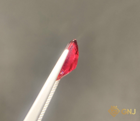 Garnet Tự Nhiên Đỏ 4.5ct - Facet - GNJ