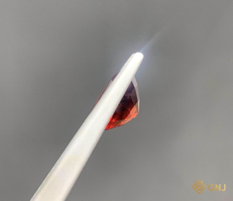 Garnet Tự Nhiên Đỏ 1.85ct - Facet - GNJ