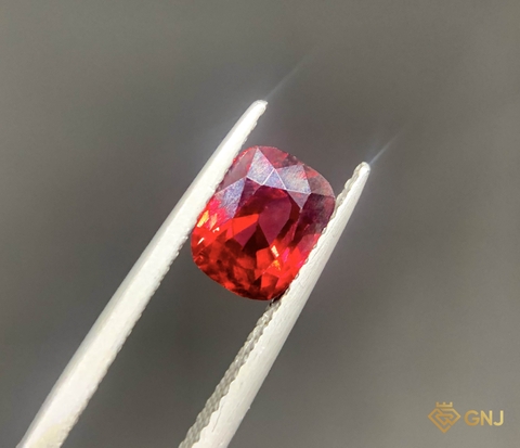 Garnet Tự Nhiên Đỏ 2.3ct - Facet - GNJ